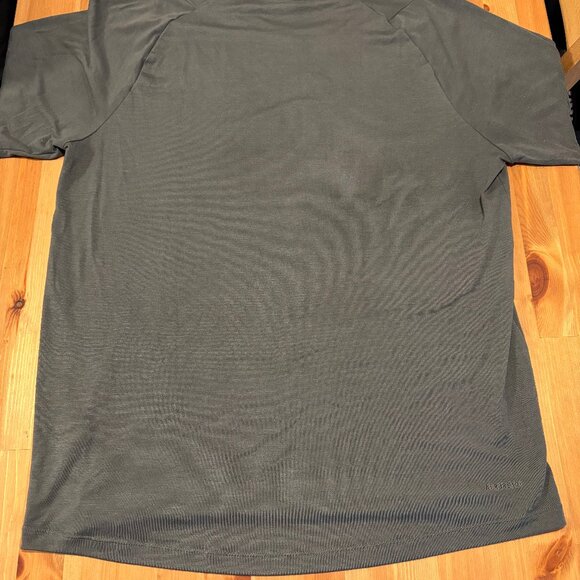 Adidas Aeroready Performance Fit Large Shirt - Picture 5 of 5